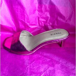 Faux Snake Skinned Hot Pink Wide Width Kitten Heel
